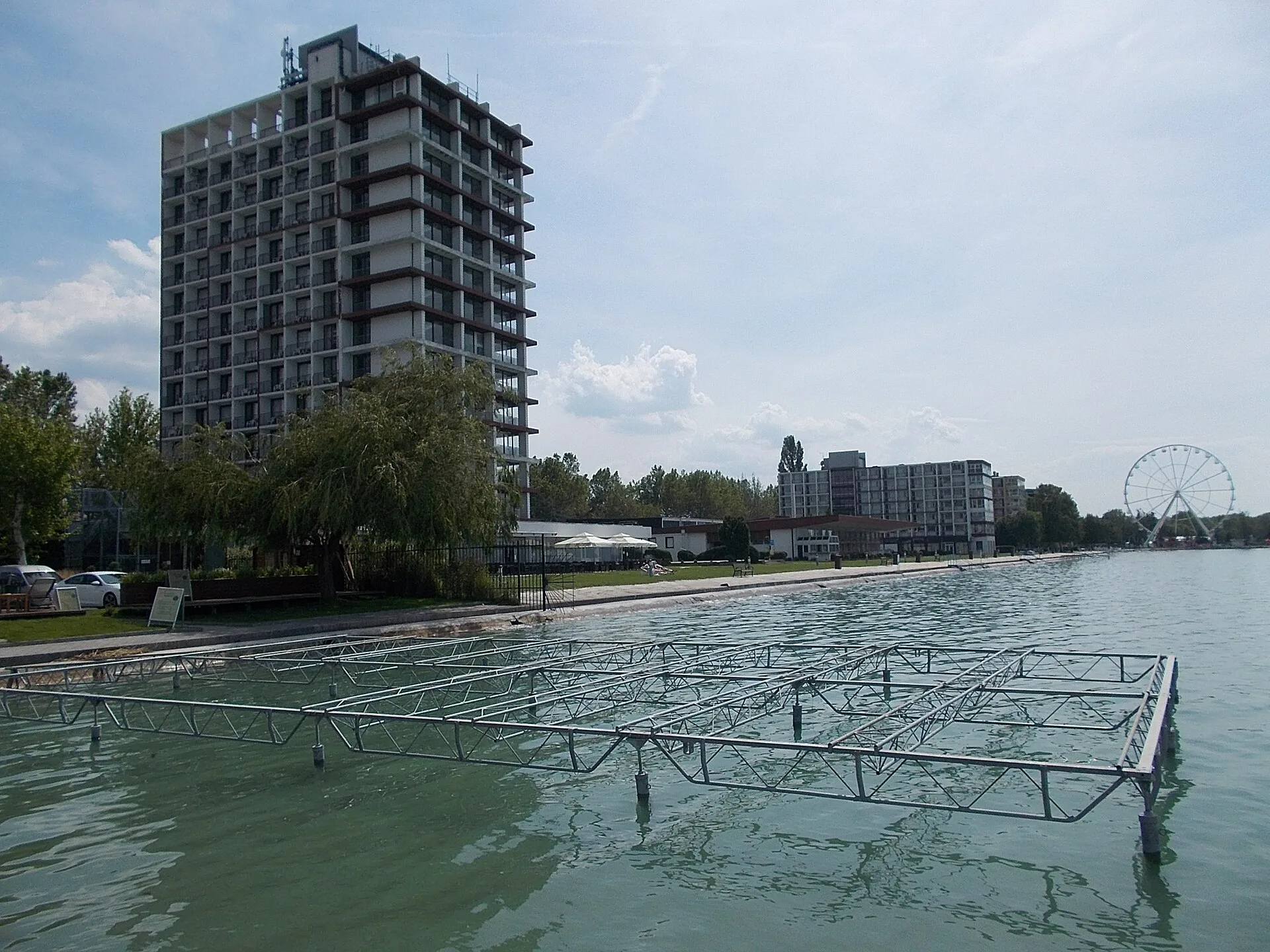 Hotel Európa és az óriáskerék, Siófok